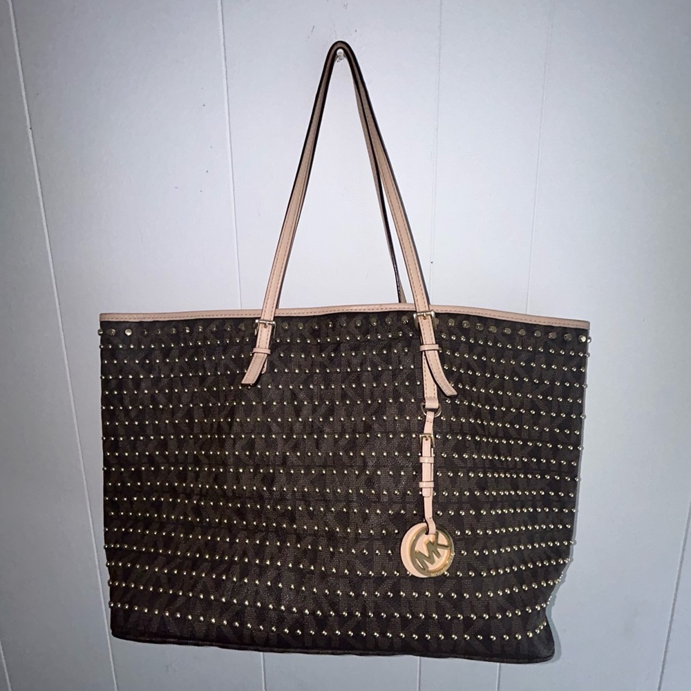 Michael Kors Jet Set Studded Travel Tote and matching wallet - Picture 2 of 7